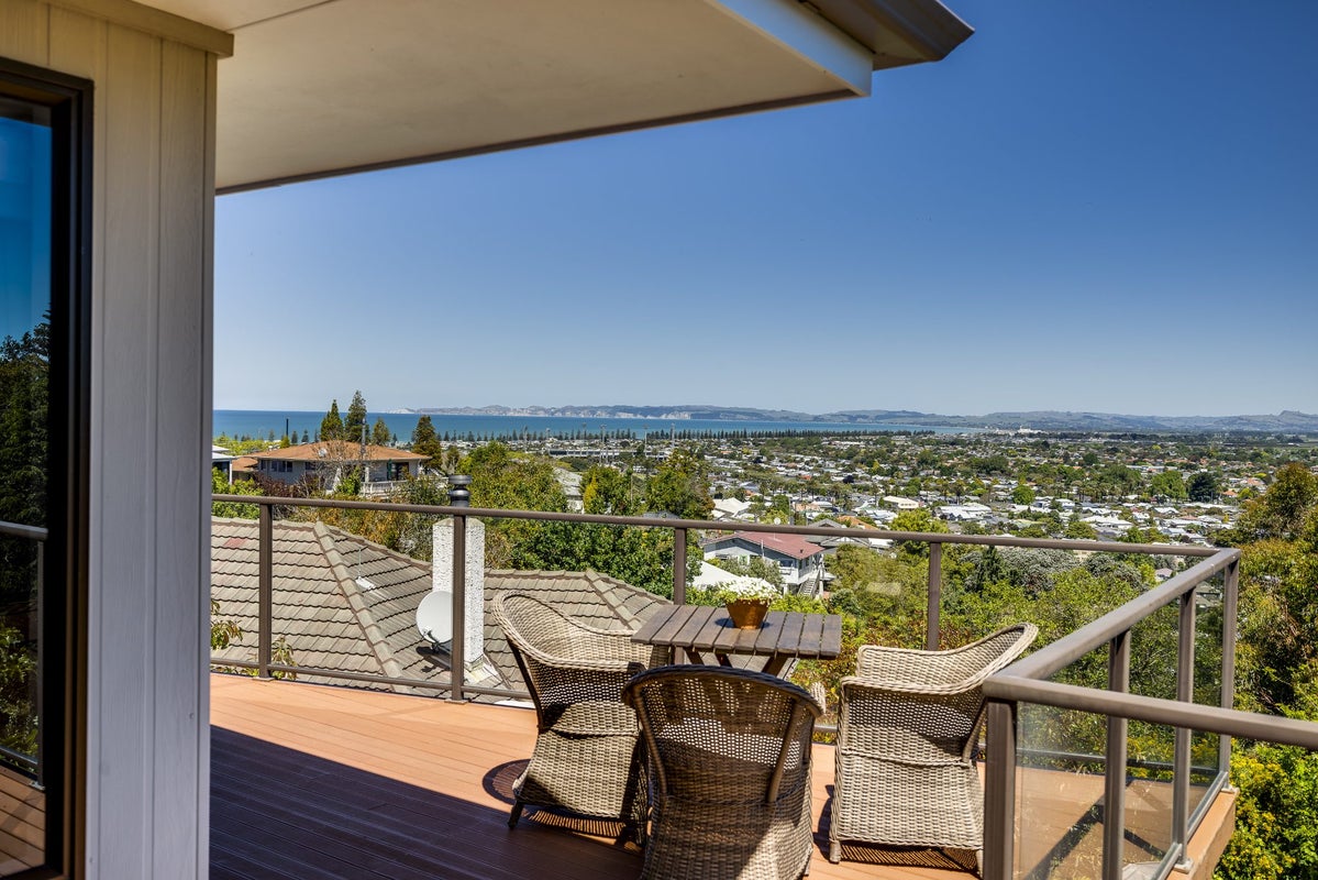 40 Guys Hill Road, Hospital Hill, Napier - Carousel 1