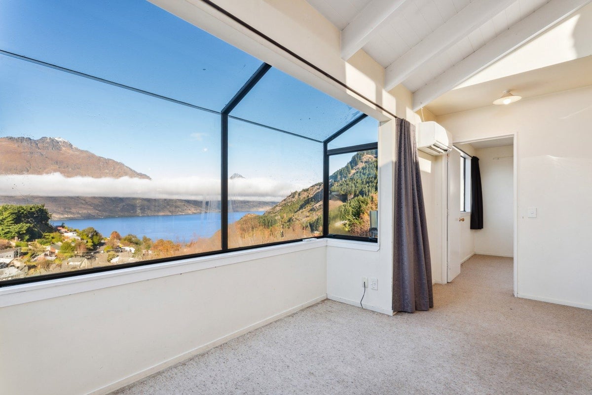6A Dart Place, Fernhill, Queenstown - Carousel 2