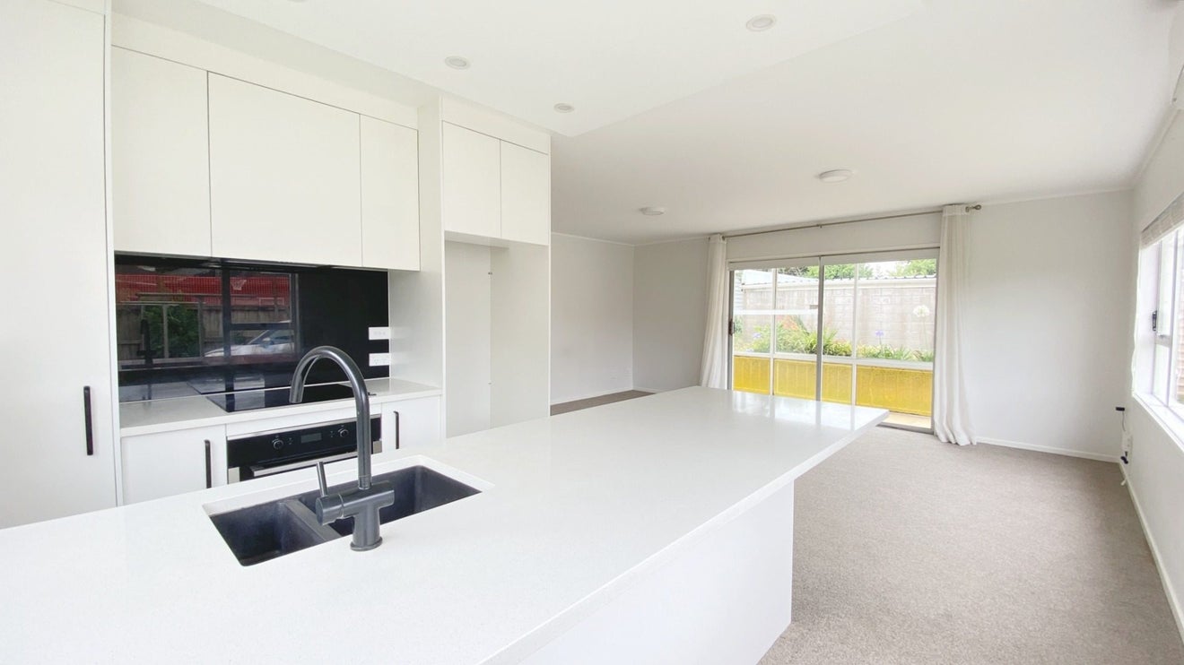 2/16 Pah Road, Epsom, Auckland - Carousel 2