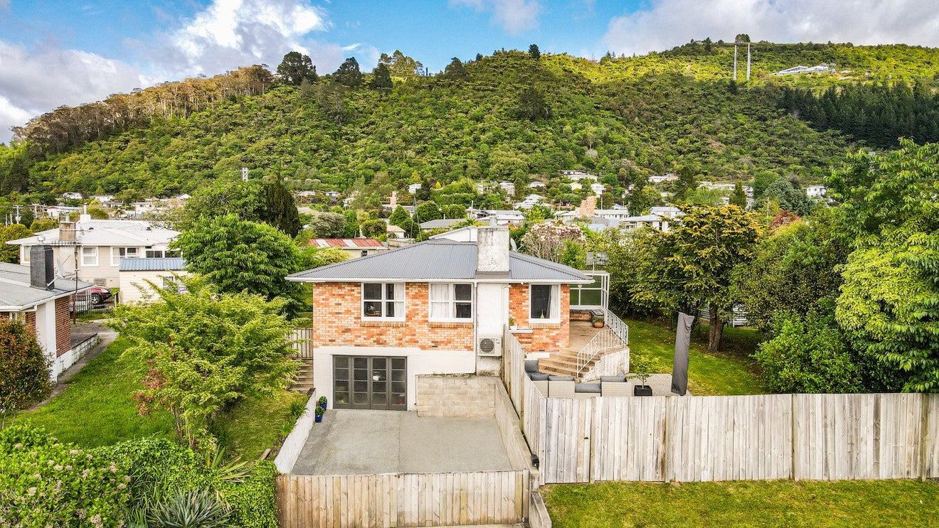 4 Mallard Drive, Selwyn Heights, Rotorua - Carousel 1