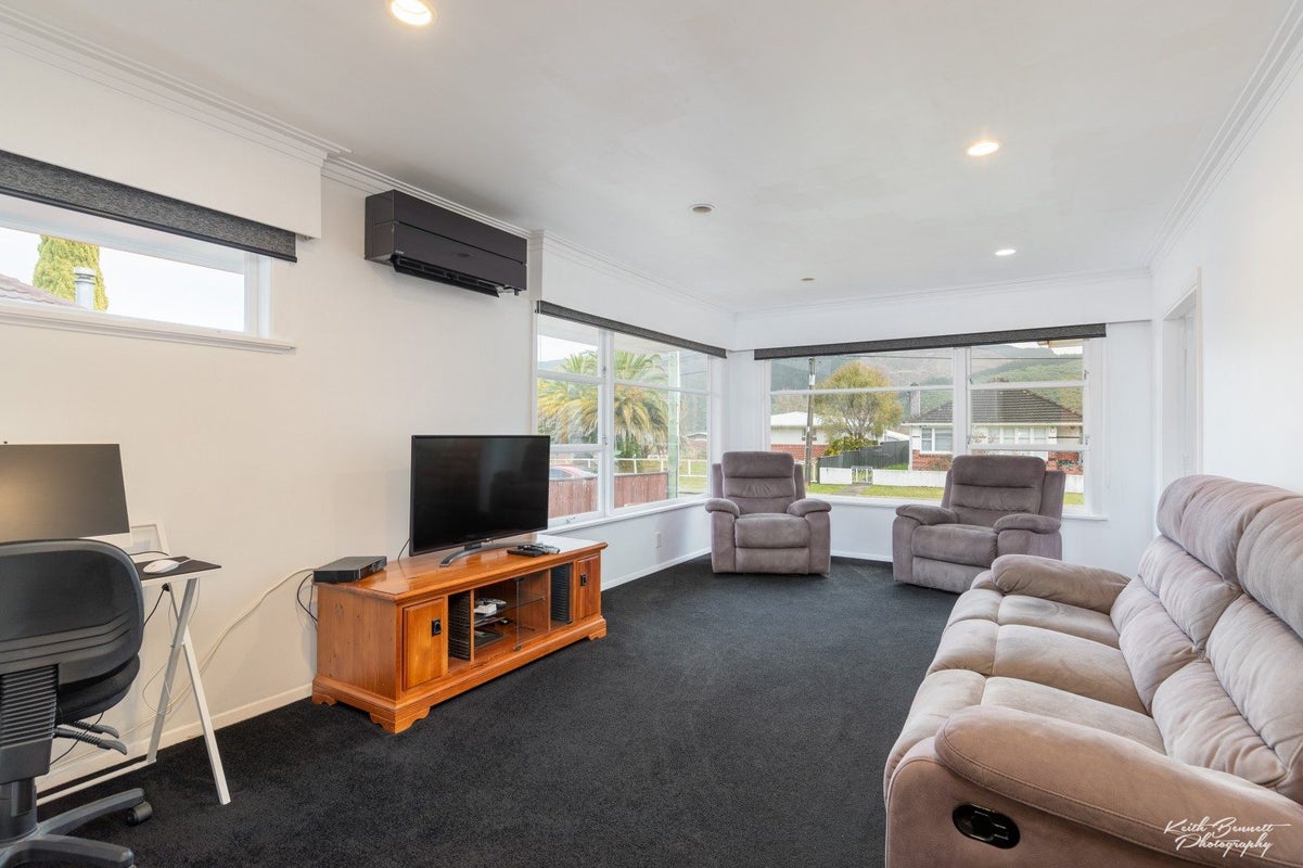 29 Courtenay Road, Heretaunga, Upper Hutt - Carousel 1