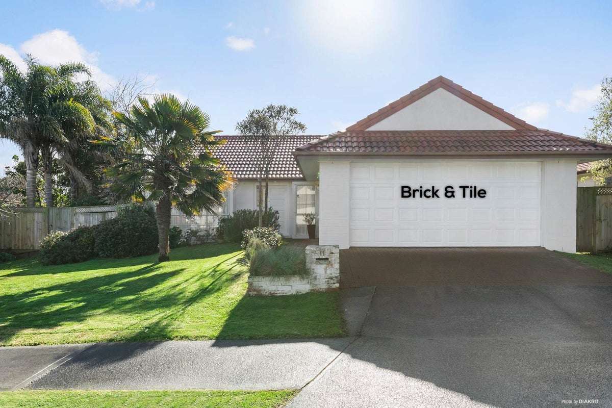 11 Palmcrest Grove, Highland Park, Auckland - Carousel 1
