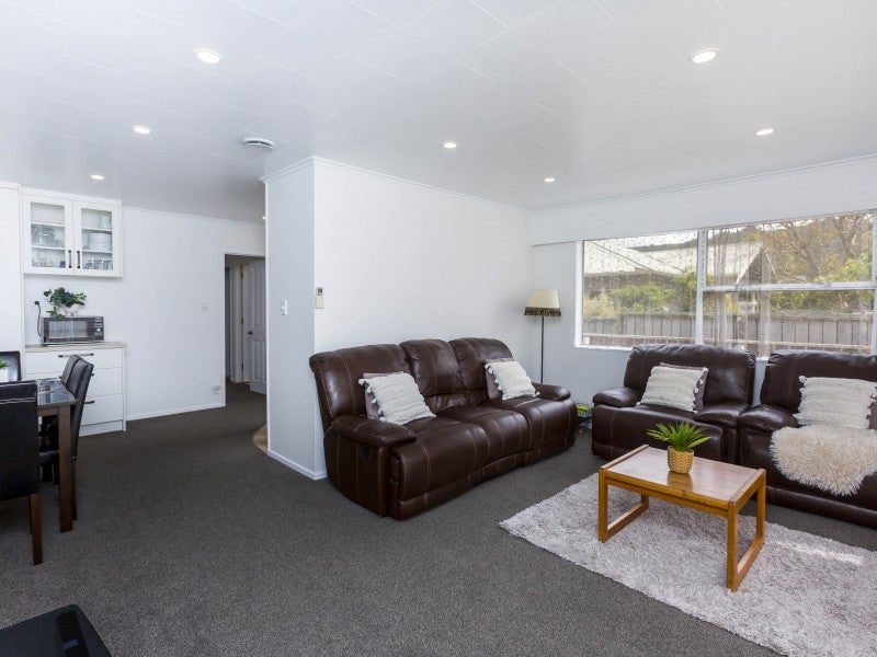 2/25 Ebdentown ST, Ebdentown, Upper Hutt - Carousel 2