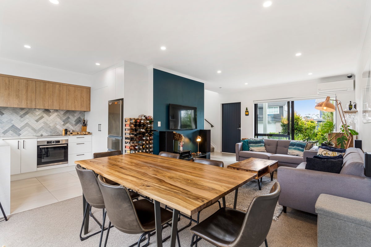 82 Whenuapai Drive, Whenuapai, Auckland - Carousel 1