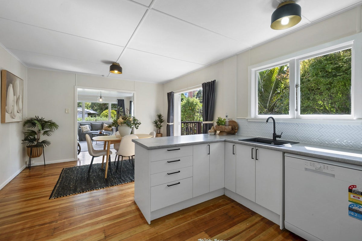 117F Seaview Road, Westown, New Plymouth - Carousel 2
