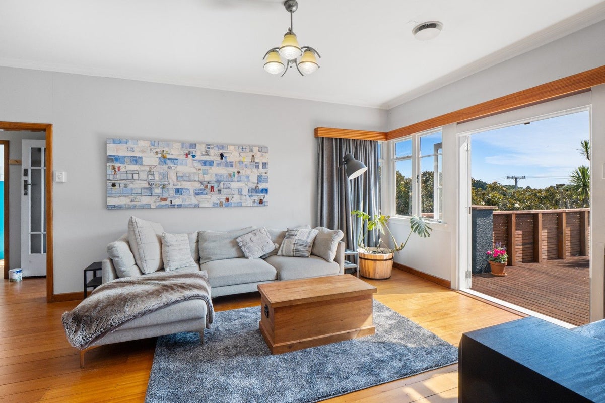 14 Rimu Street, Strandon, New Plymouth - Carousel 2
