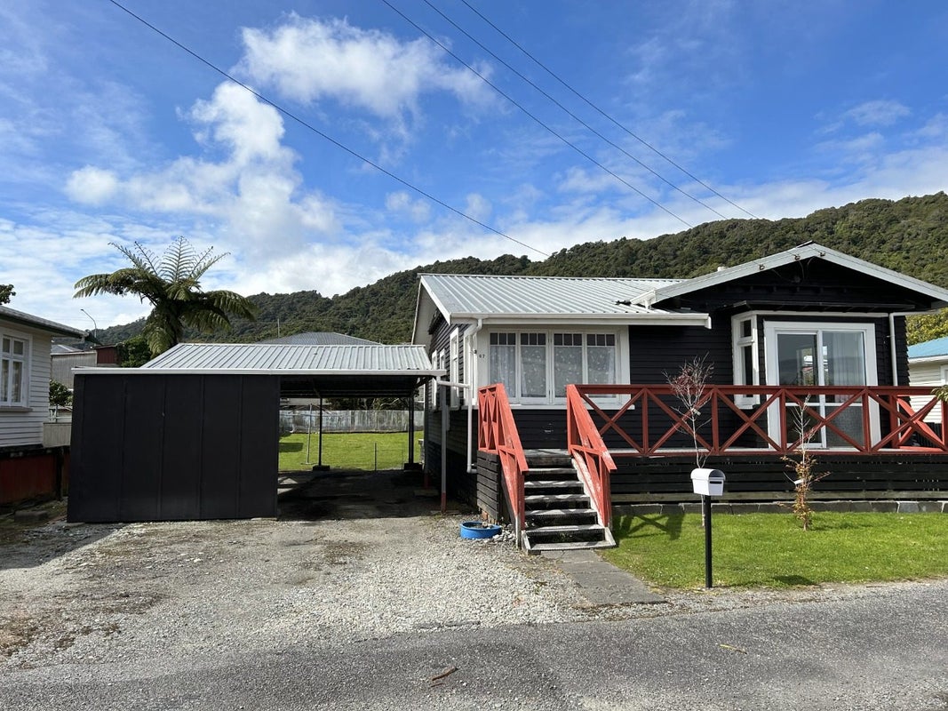 67 Nelson Quay, Cobden, Greymouth - Carousel 2