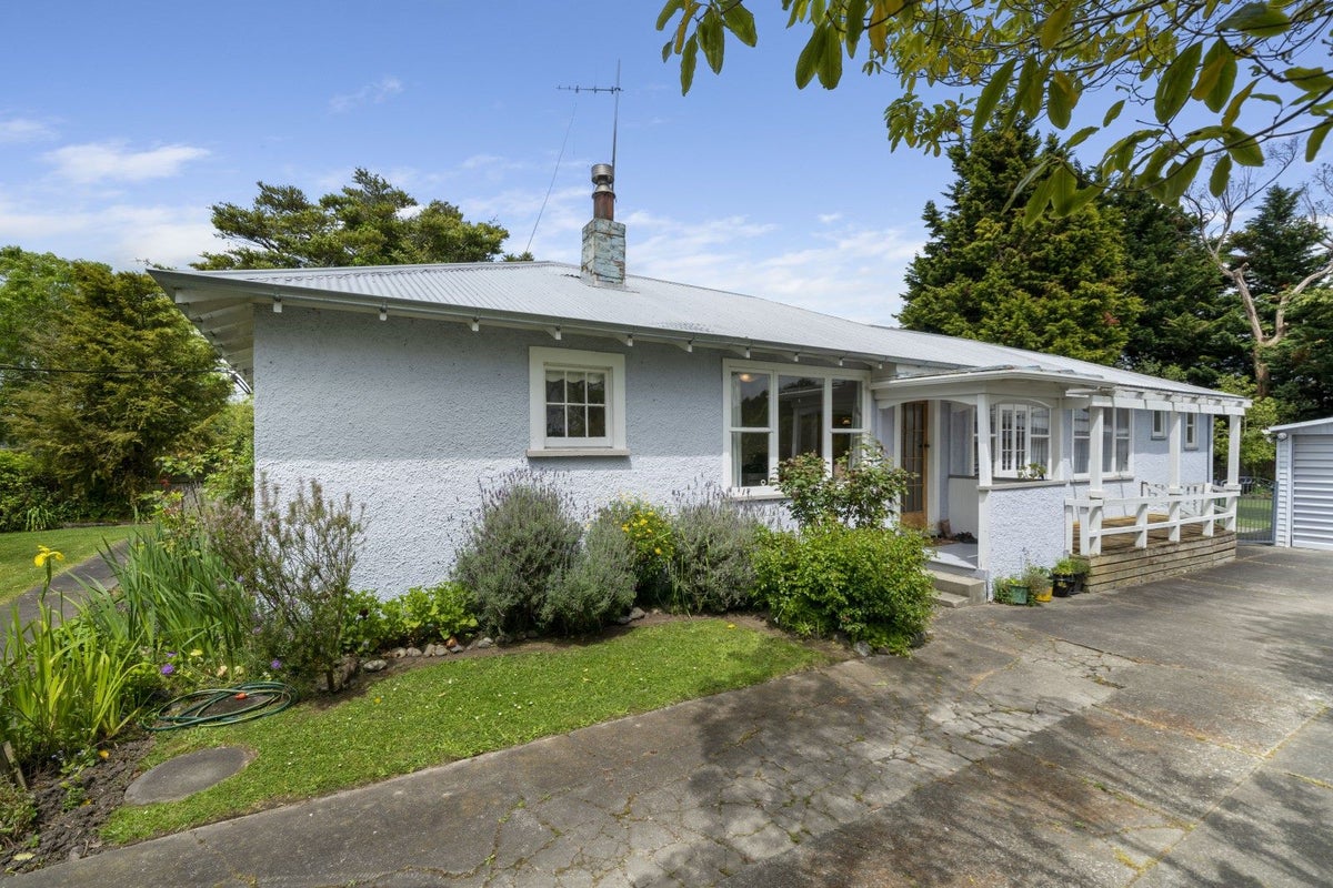17 Raymond Street, Bunnythorpe, Palmerston North - Carousel 2