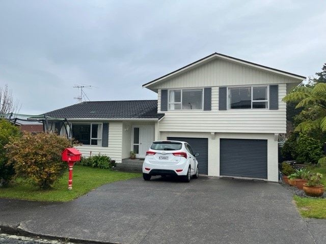 14 Ardal Grove, Tirohanga, Lower Hutt - Carousel 1