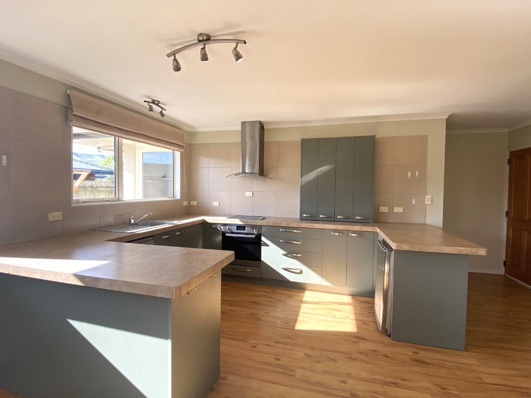 4 Natalie Place, Witherlea, Blenheim - Carousel 2