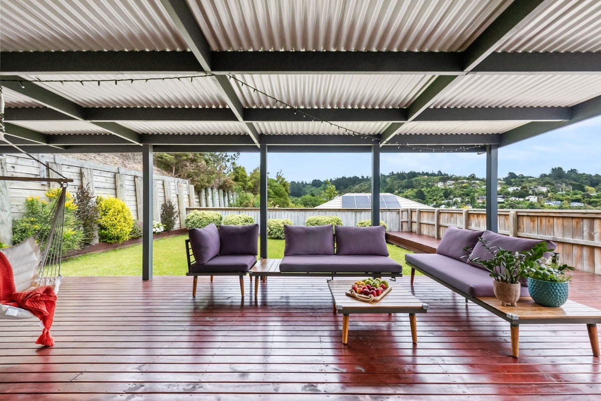10 Speldhurst Grove, Stokes Valley, Lower Hutt - Carousel 2