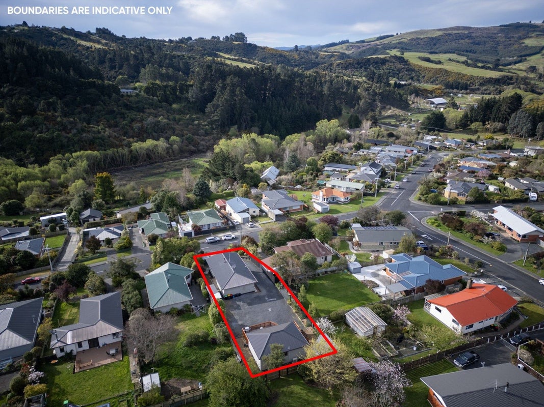 98 Martin Road, Fairfield, Dunedin - Carousel 1