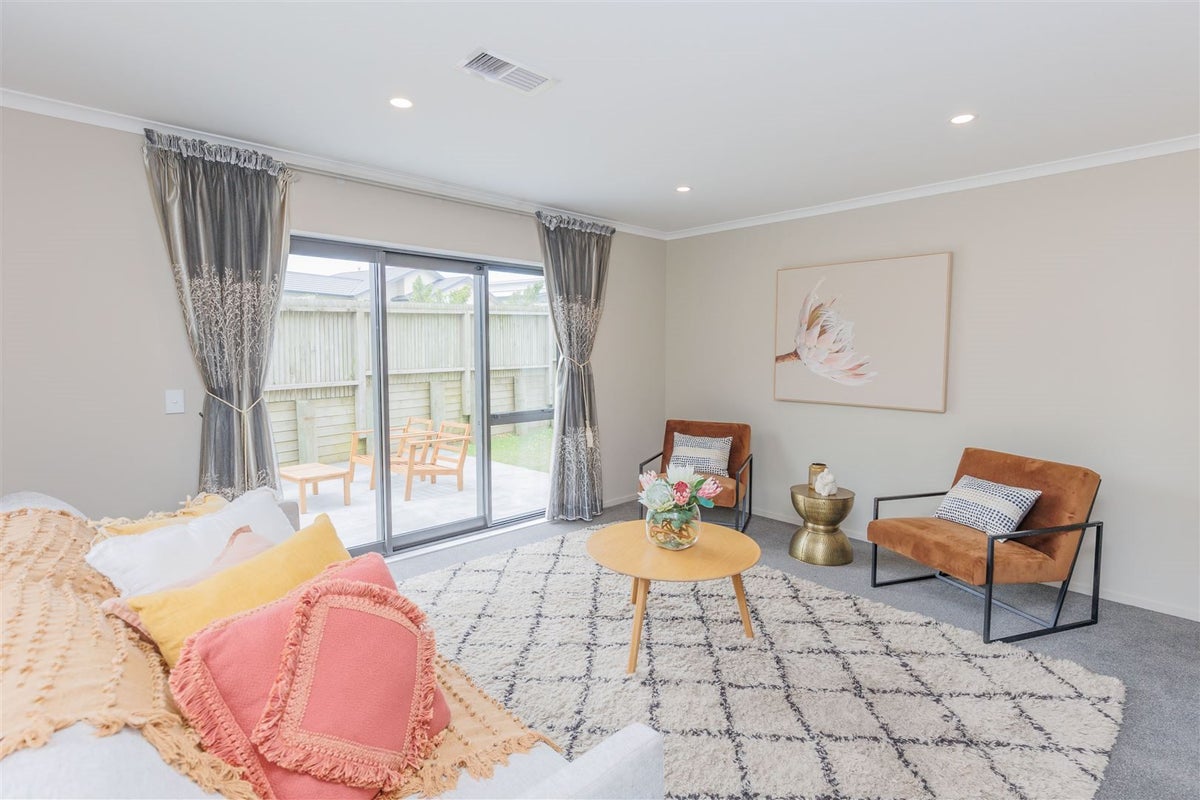 100 Amesbury Drive, Churton Park, Wellington - Carousel 2