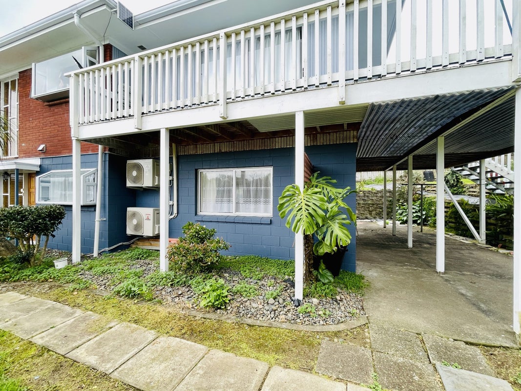 3 Pennycook Place, Sunnyhills, Auckland - Carousel 1