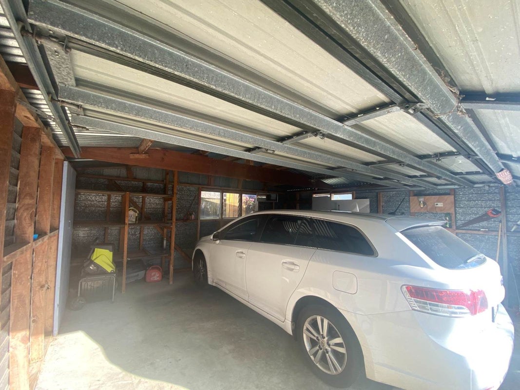 20 Arahoe Road, New Lynn, Auckland - Carousel 24