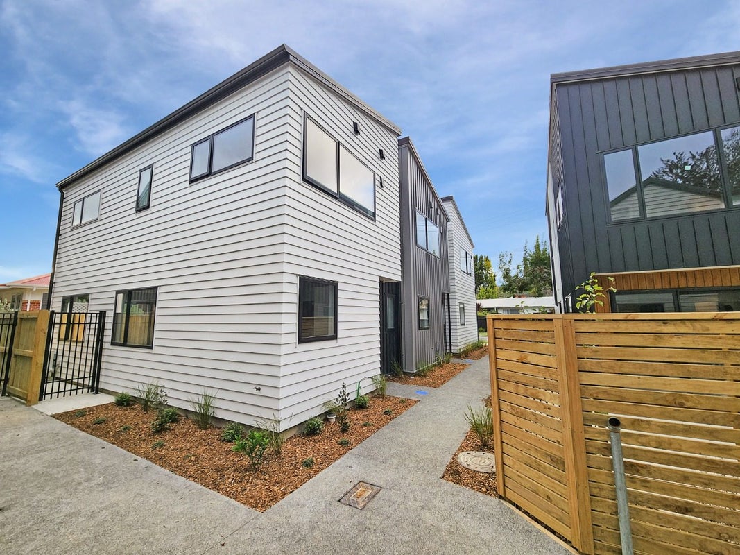 42C Marion Street, Silverstream, Upper Hutt - Carousel 1