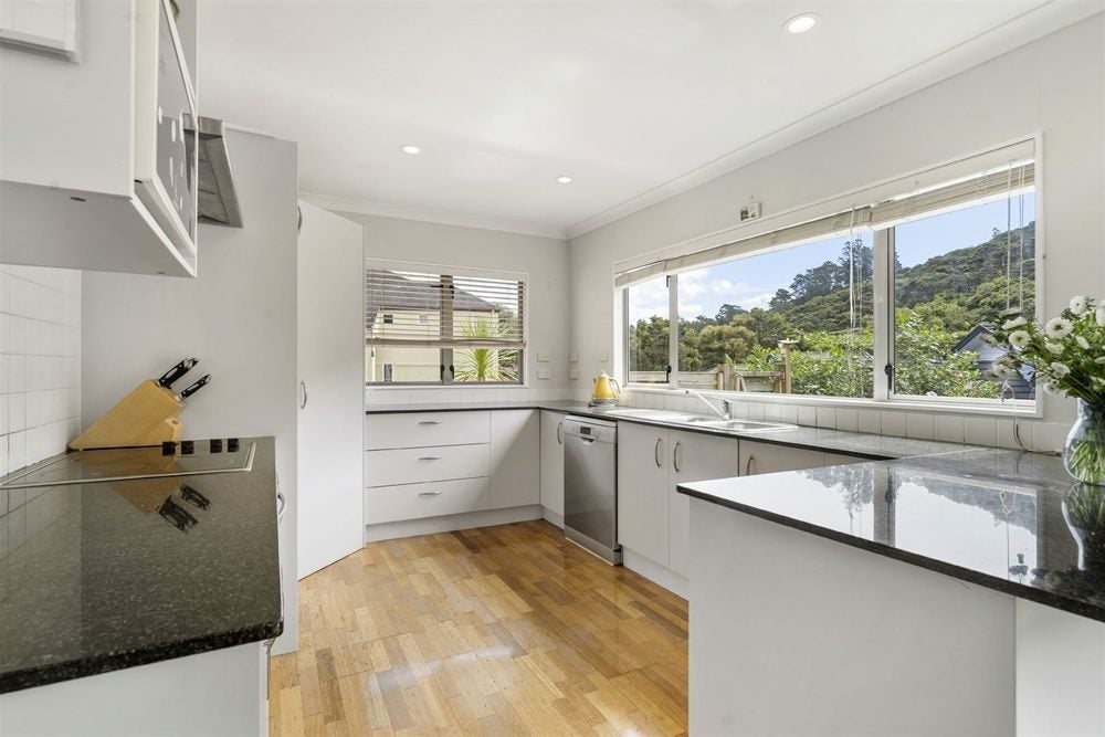 131 Glendhu Road, Bayview, Auckland - Carousel 2