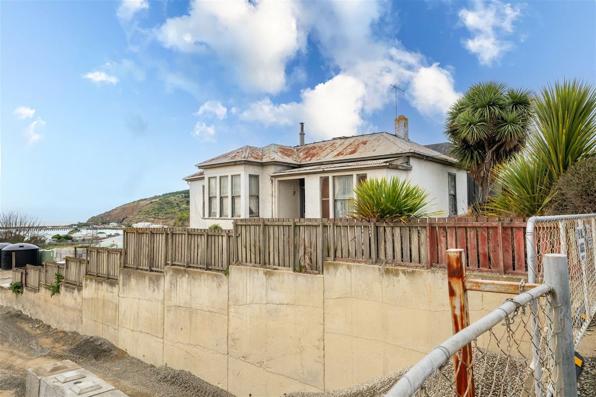 45 Tees Street, South Hill, Oamaru - Carousel 19