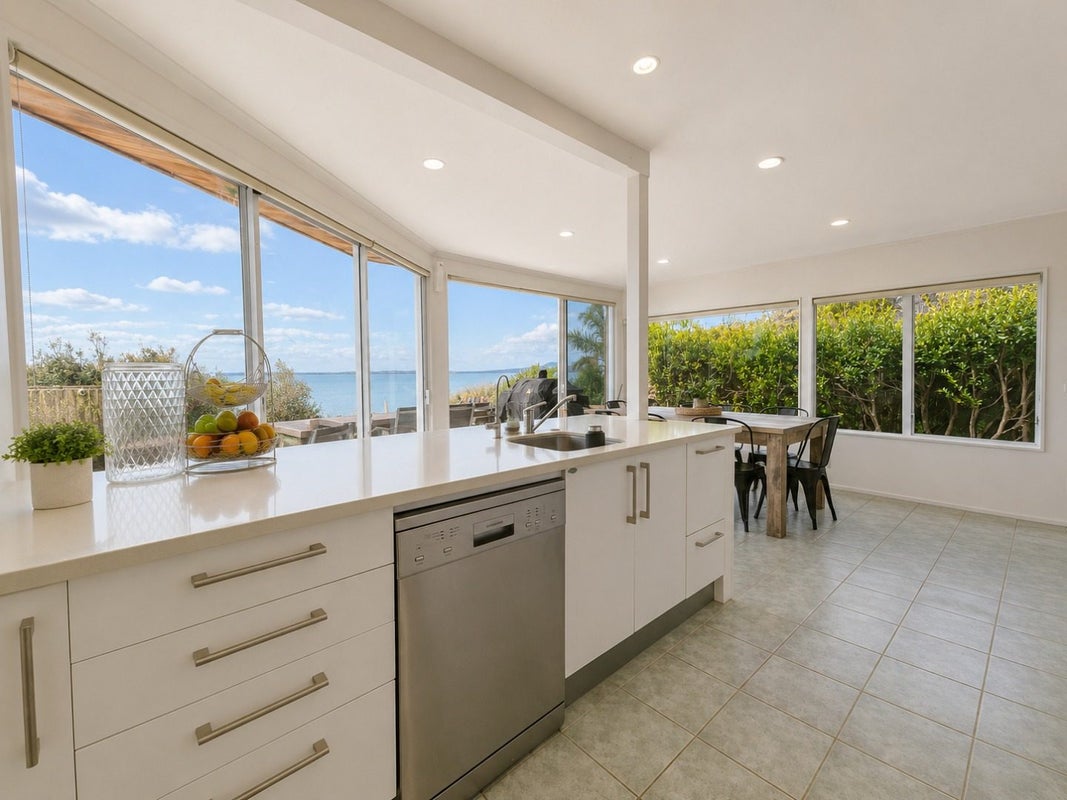 4 Portal Place, Murrays Bay, Auckland - Carousel 2