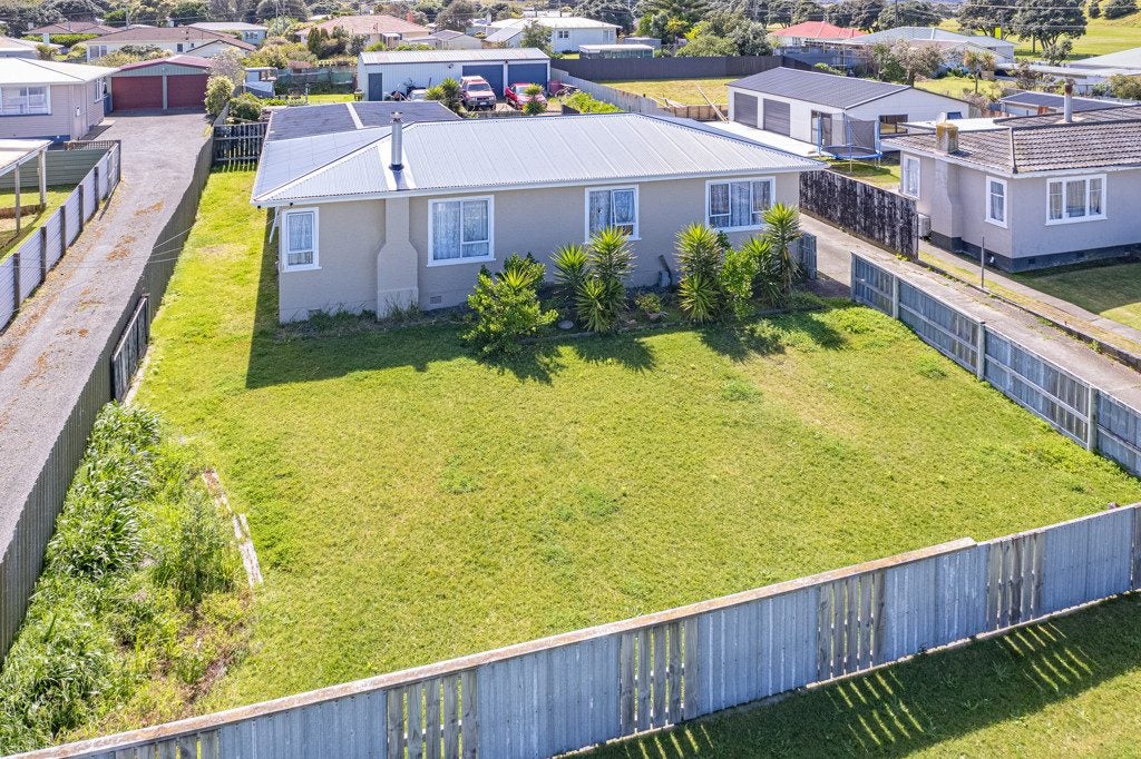 32 Hood Street, Castlecliff, Whanganui - Carousel 1