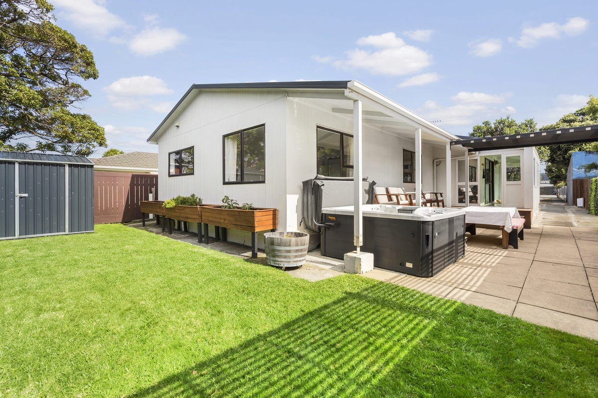 40A Aparima Avenue, Miramar, Wellington - Carousel 1