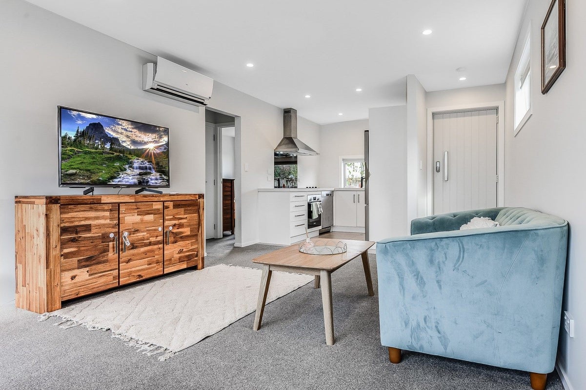 4/209 Tuhikaramea Road, Dinsdale, Hamilton - Carousel 1