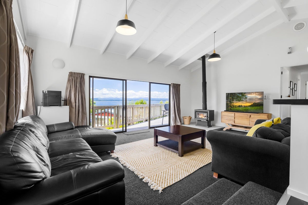 1/17 Besley Place, Acacia Bay, Taupo - Carousel 1