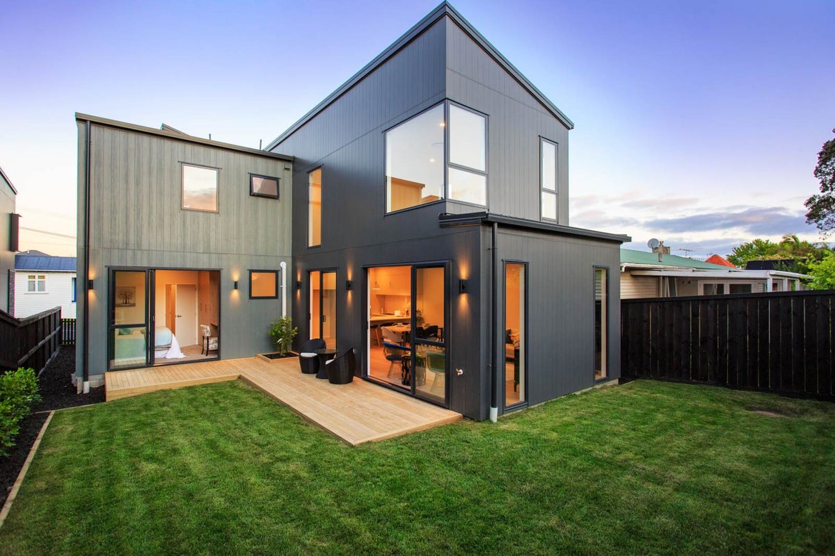 1A Balfour Street, Bayswater, Auckland - Carousel 1