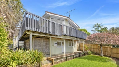 1/60 Chivalry Road, Glenfield, Auckland - Carousel 1