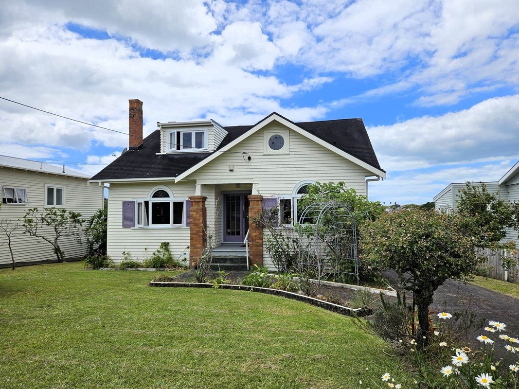 39 Hanlon Crescent, Narrow Neck, Auckland - Carousel 15