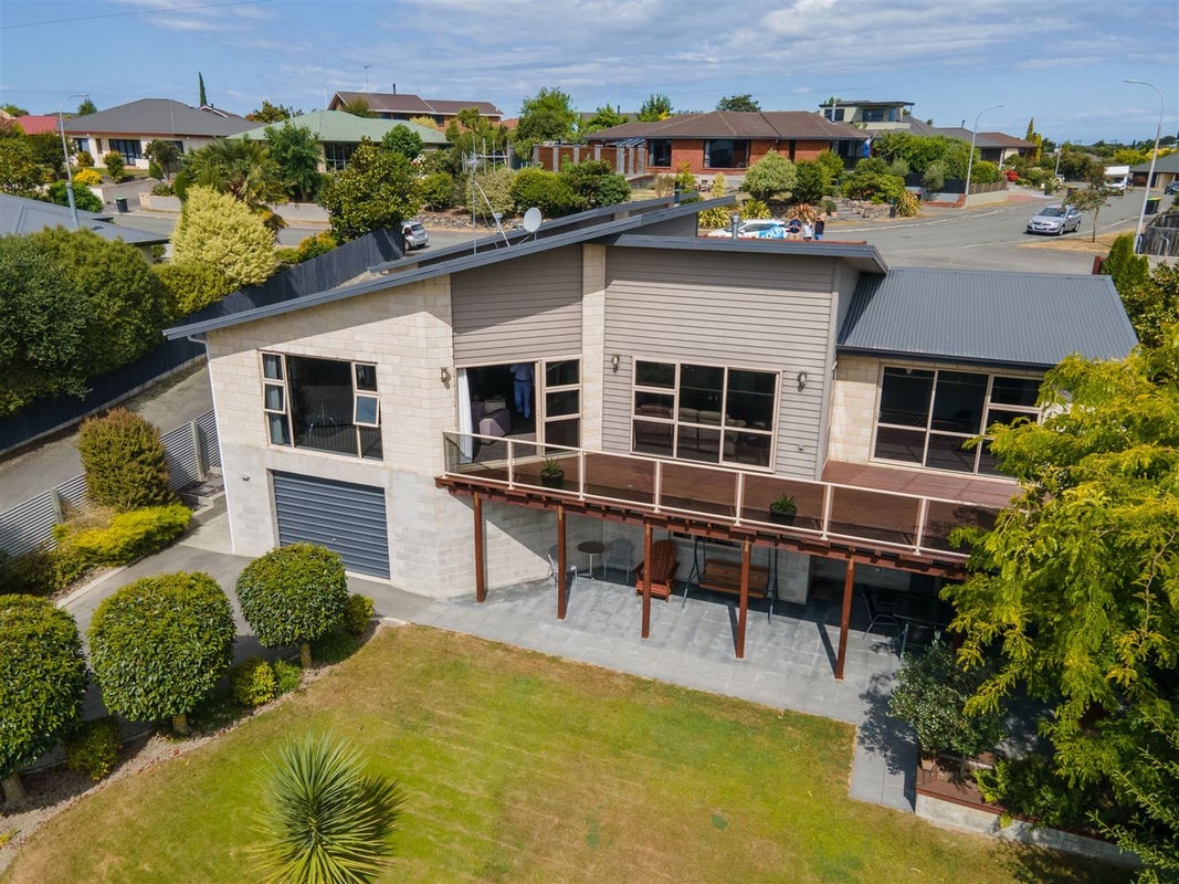 56 Temple Crescent, Gleniti, Timaru - Carousel 1