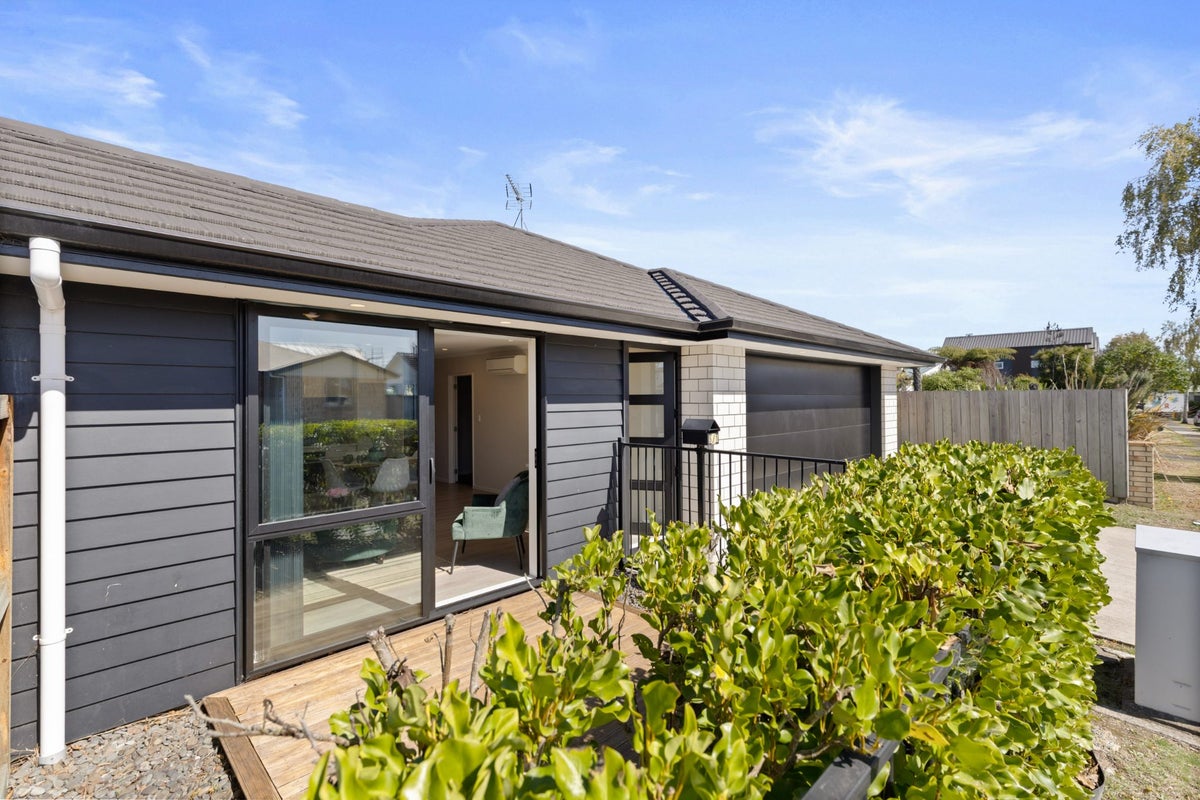 5/1 Burrows Place, Frankton, Hamilton - Carousel 1