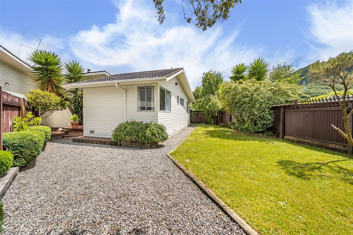 1/20 Dakota Grove, Totara Park, Upper Hutt - Carousel 2