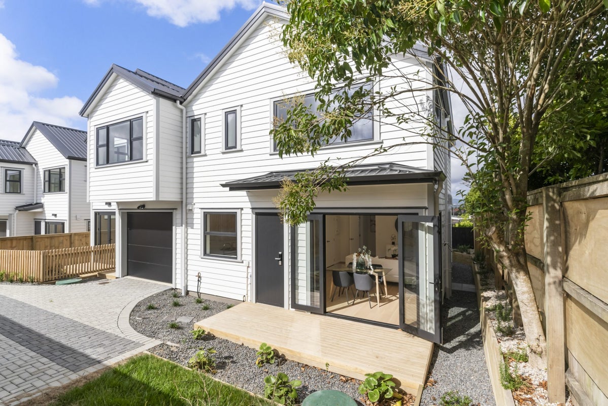 53 Alberta Street, Point Chevalier, Auckland - Carousel 1