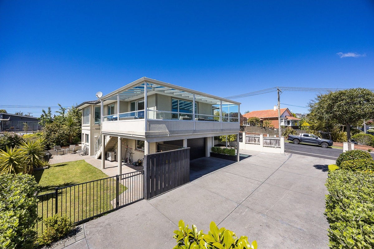 6 Spylaw Street, Maori Hill, Dunedin - Carousel 1