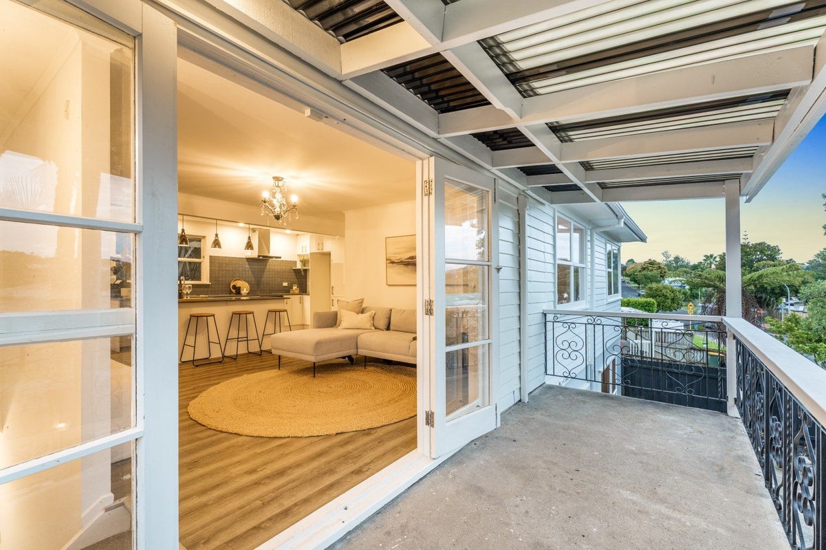 42 Lauderdale Road, Birkdale, Auckland - Carousel 2