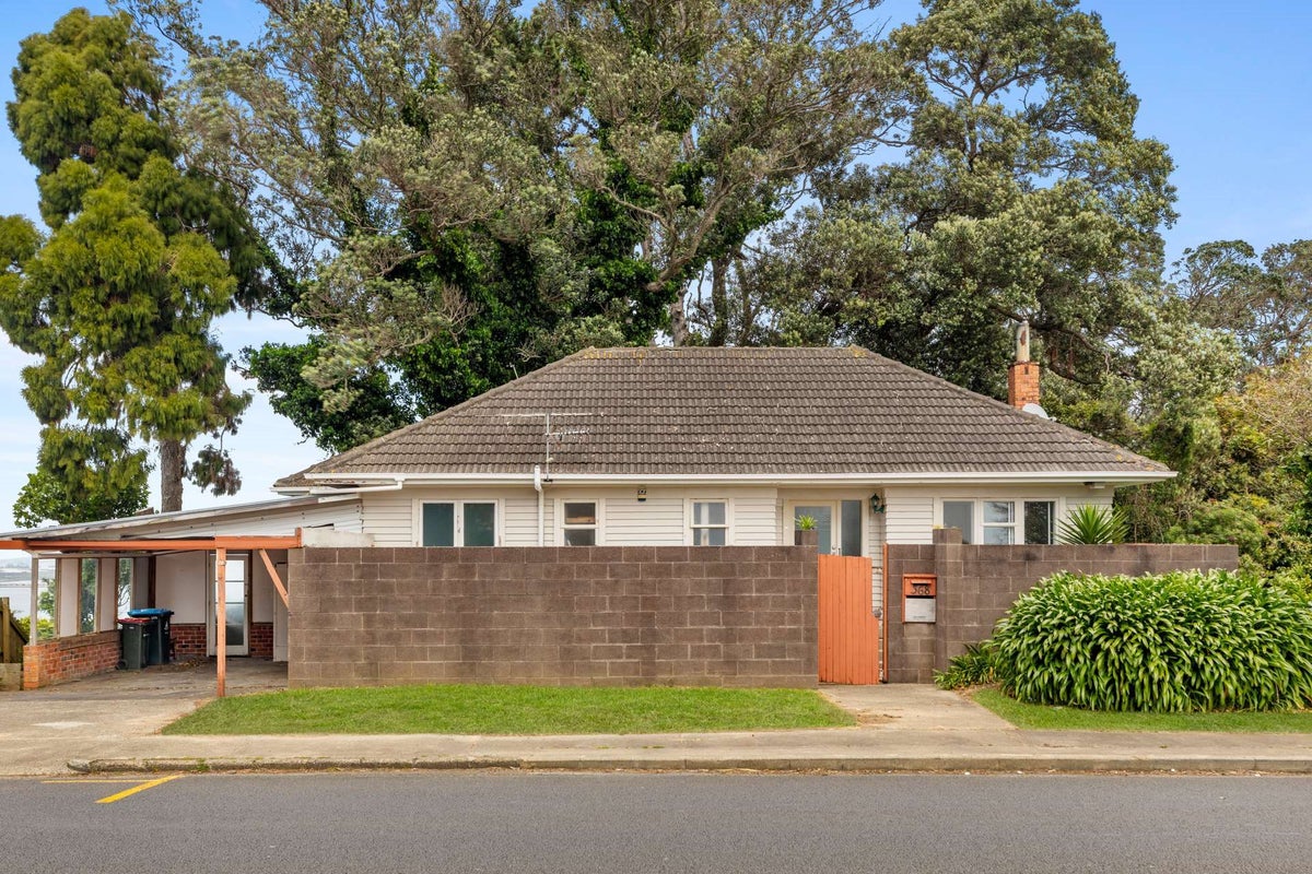 368 Hillsborough Road, Hillsborough, Auckland - Carousel 2