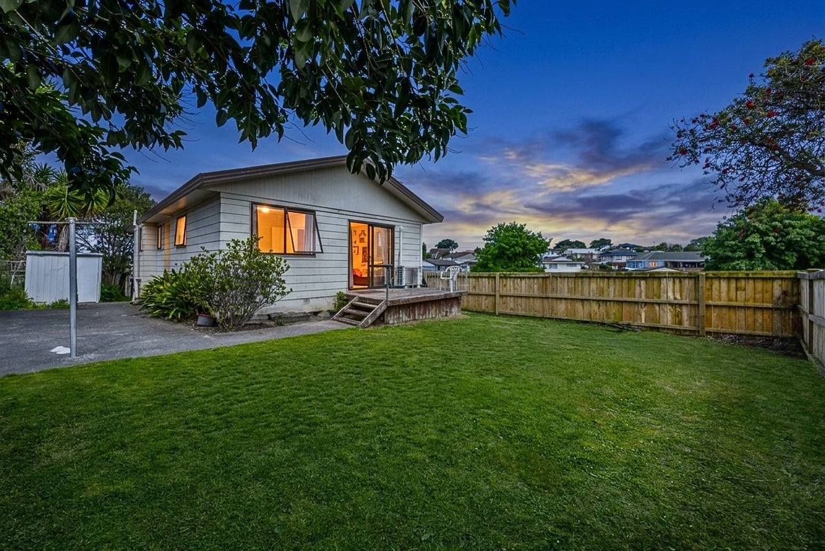 1/27 Silver Creek Road, Weymouth, Auckland - Carousel 1