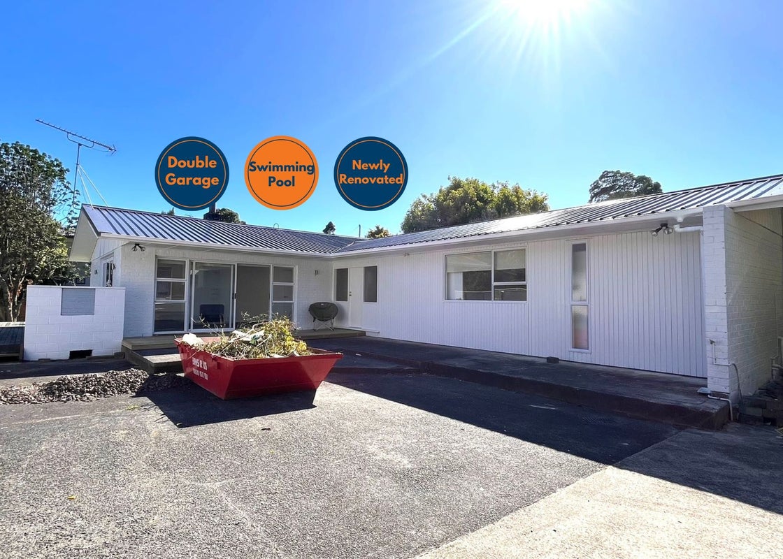 15 Glenroy Place, Green Bay, Auckland - Carousel 1