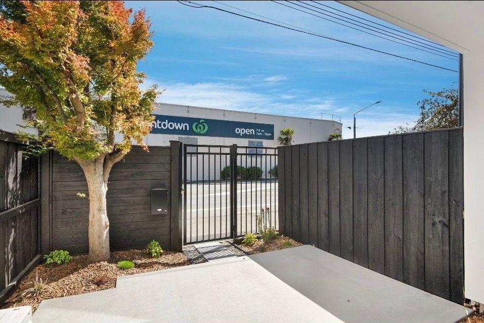5/18 New Brighton Road, Shirley, Christchurch - Carousel 1