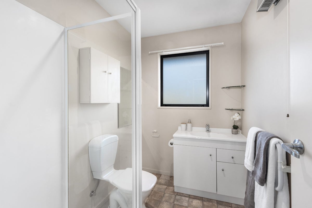 4/13 Hobson Street, Woolston, Christchurch - Carousel 9