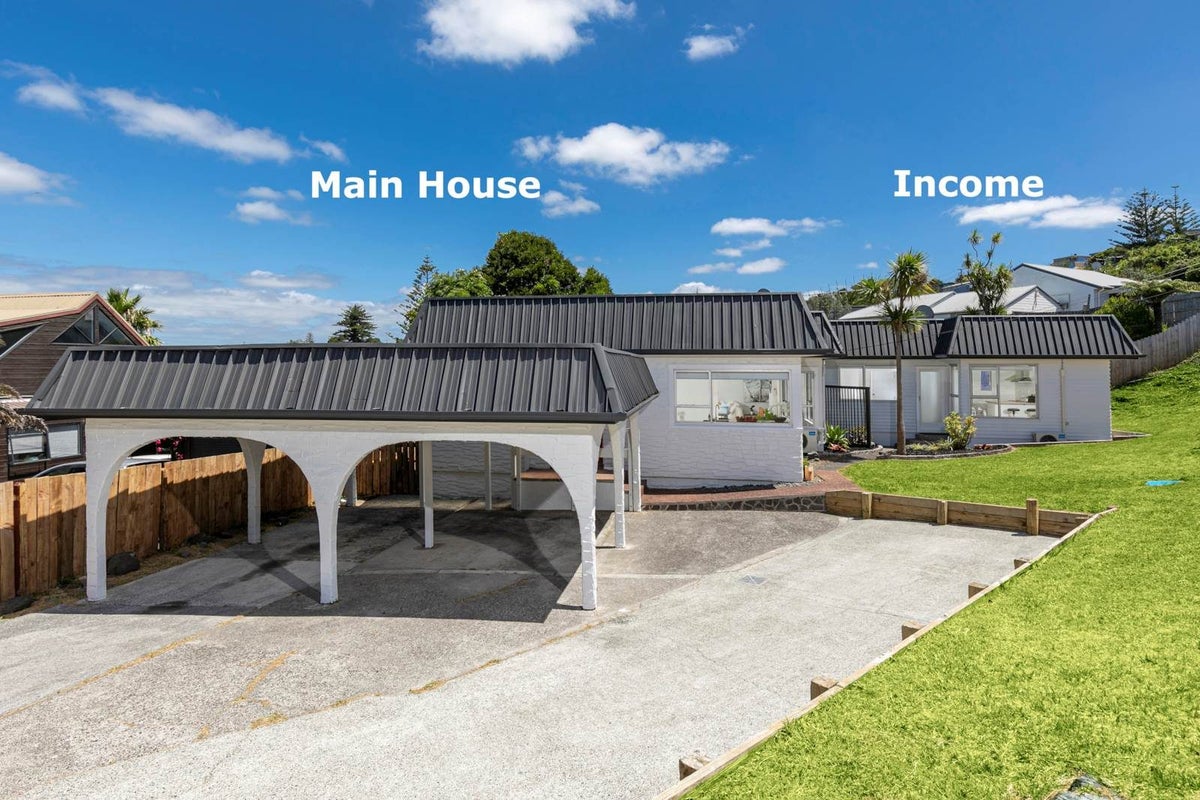 826 Beach Road, Browns Bay, Auckland - Carousel 1