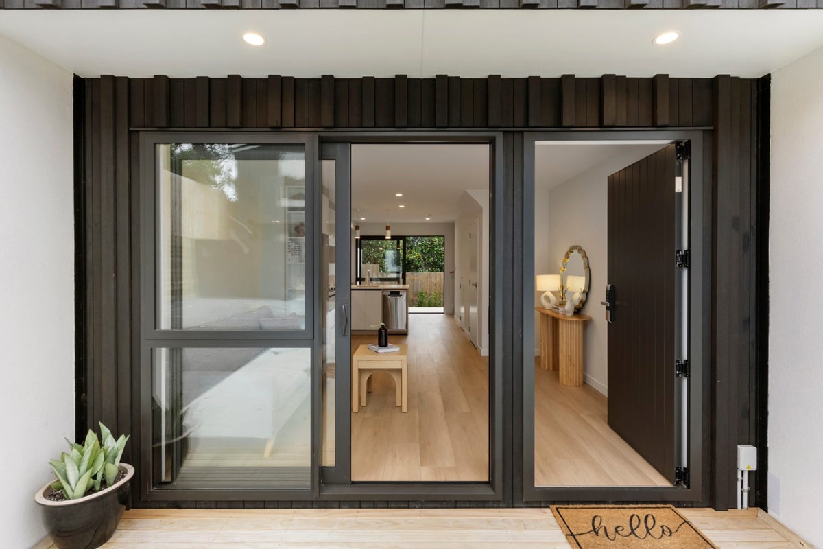 72E Weatherly Road, Torbay, Auckland - Carousel 1