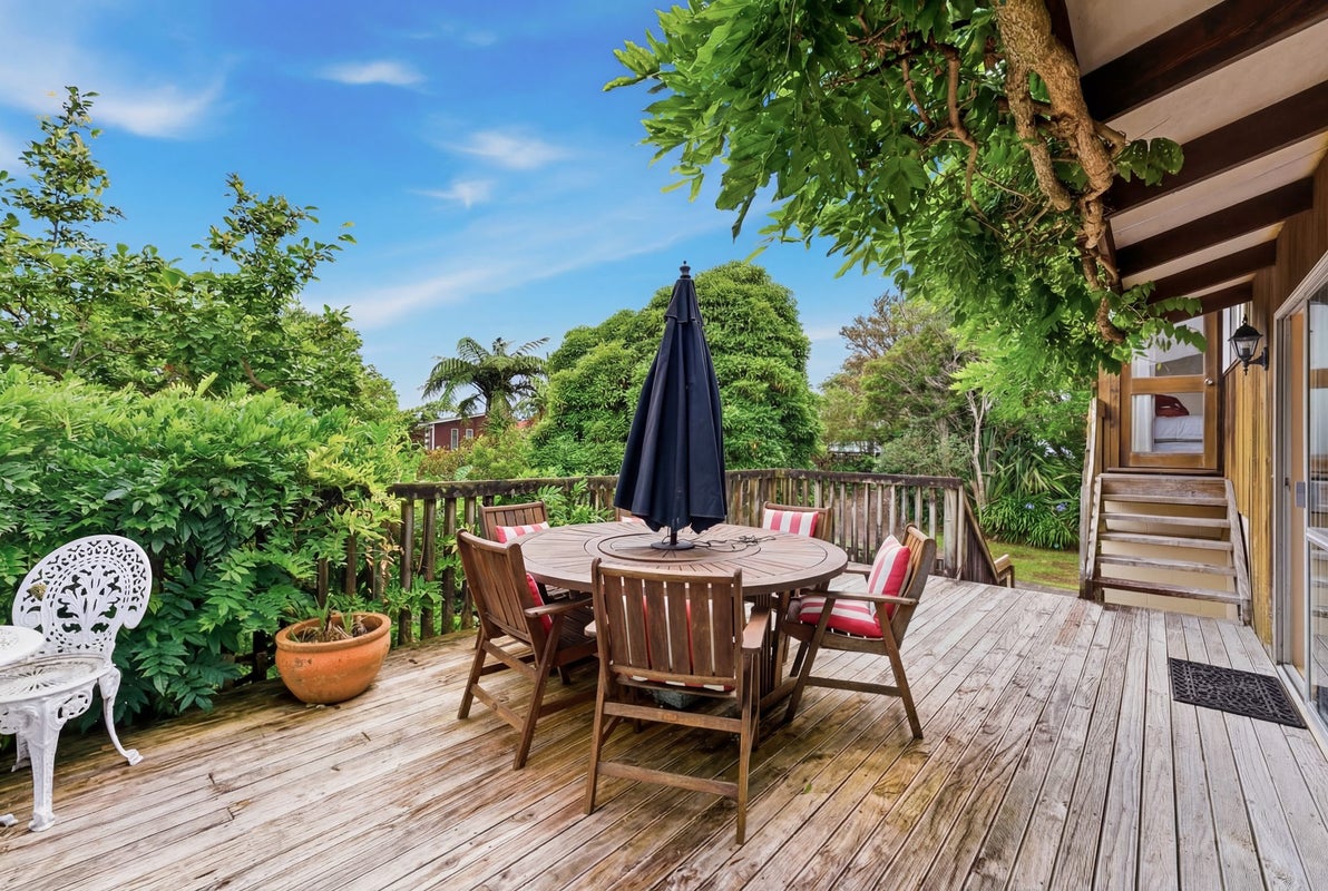 5 Magnolia Drive, Westown, New Plymouth, Taranaki - Carousel 1