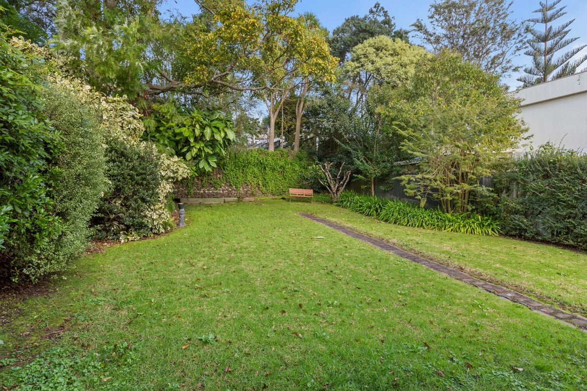 19 Hastings Parade, Devonport, Auckland - Carousel 2