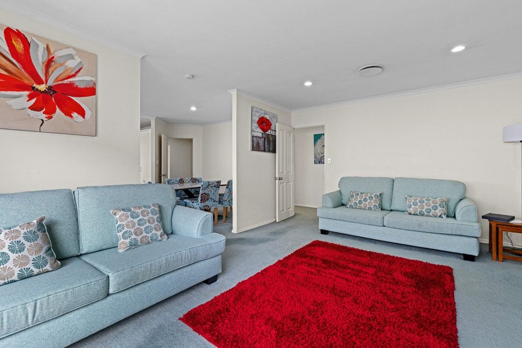 6 Reybert Place, Massey, Auckland - Carousel 2