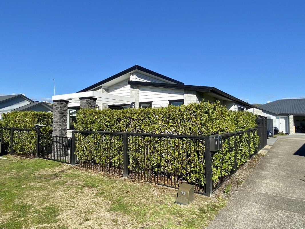 16 Foley Grove, Pyes Pa, Tauranga - Carousel 19