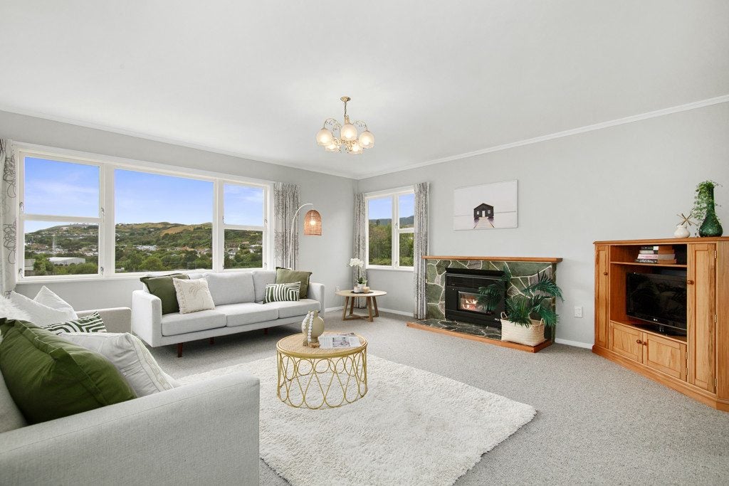 114 Redwood Avenue, Tawa, Wellington - Carousel 2