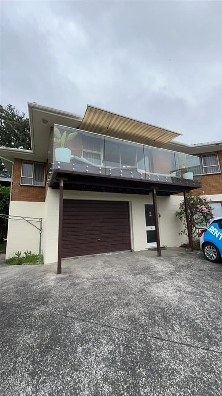 1/2 Sylvan Avenue, Northcote, Auckland - Carousel 1