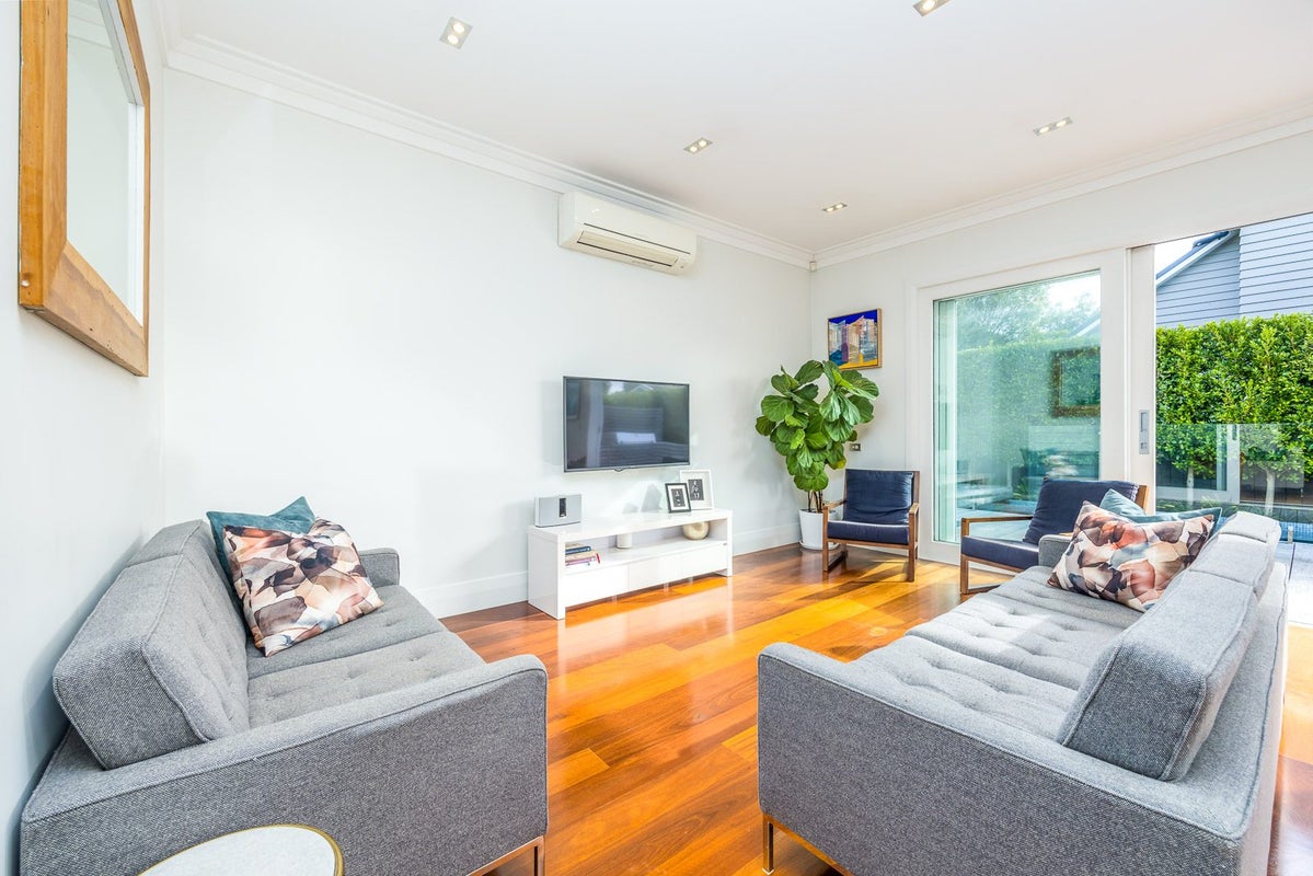 16 Warwick Street, Morningside, Auckland - Carousel 2